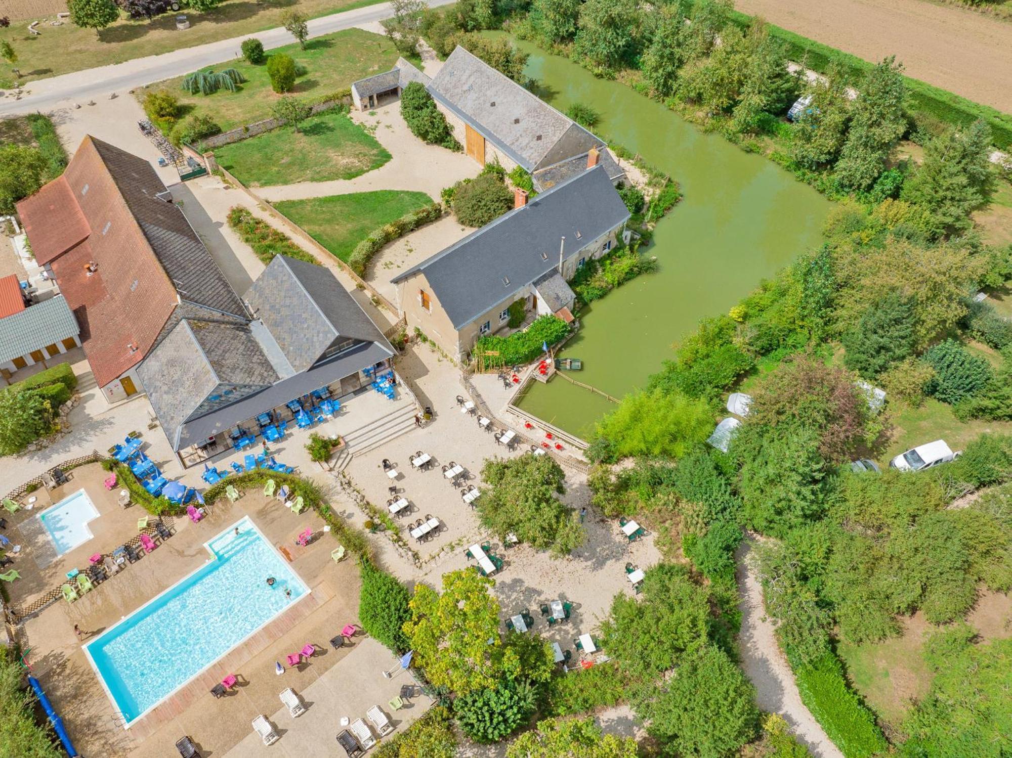 Camping Valloire-Sur-Cisse Seillac Exterior photo